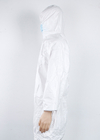 Tuta medica dell'abito dell'anti vestito antipolvere protettivo eliminabile bianco della gocciolina