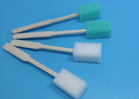 Tampone di pulizia orale di assistenza medica della spugna della schiuma del bastone eliminabile della spugna