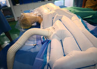 Metà dell'ente superiore della coperta di riscaldamento del paziente durante le procedure alle parti inferiori del corpo