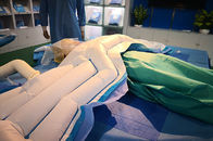 Metà dell'ente superiore della coperta di riscaldamento del paziente durante le procedure alle parti inferiori del corpo